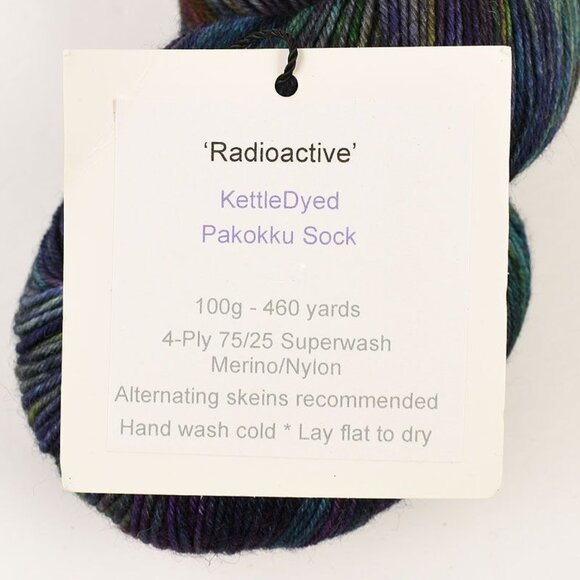 Into the Whirled Pakokku Sock Yarn 4-Ply SW Merino Nylon 460 Yds Radioactive - Picture 4 of 4